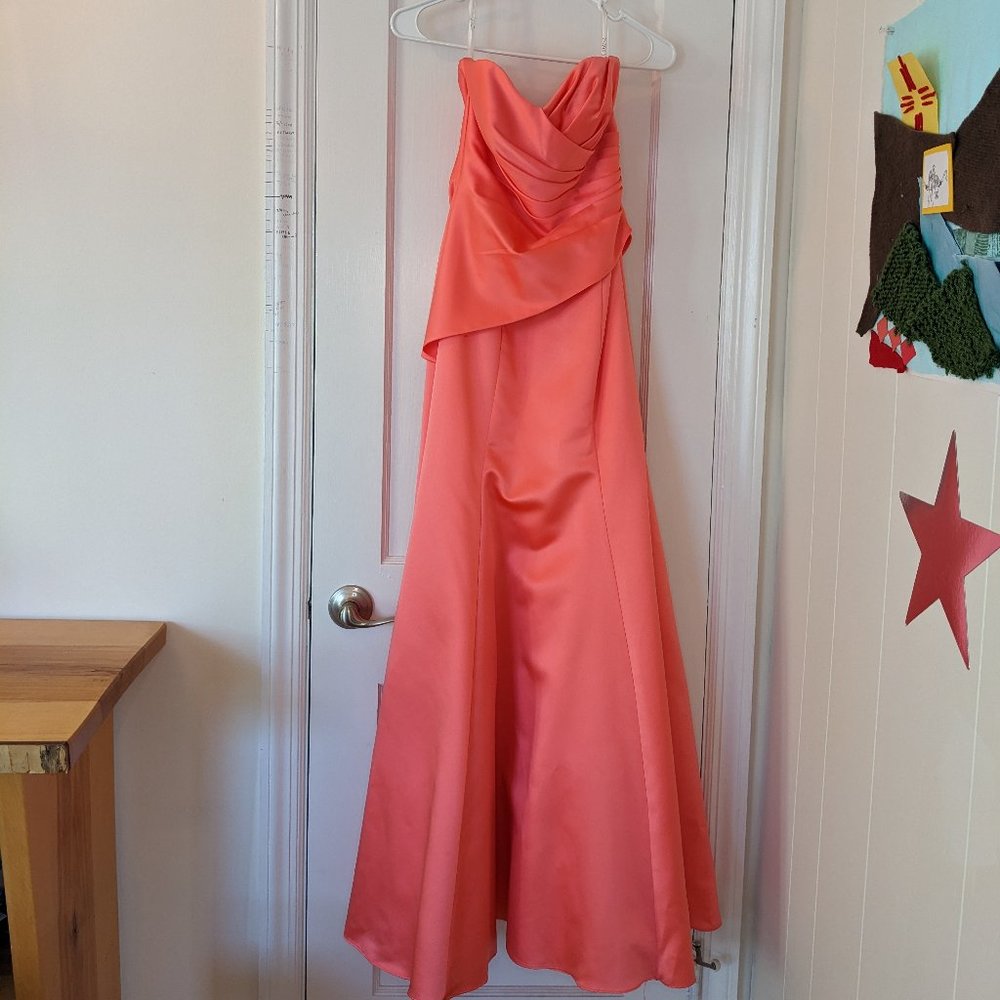 Alfred Angelo Vibrant Pink Strapless Gown - Picture 11 of 13